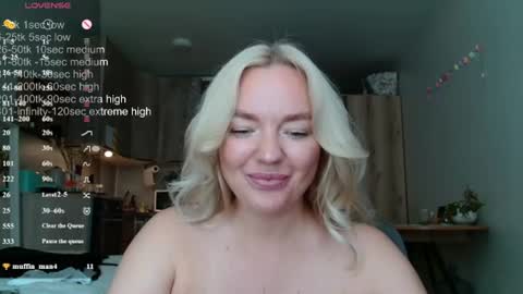 Snapshot of siberian_girl_ chatting on 06/26/26, 05:56 Eva online show from 06/26/26, 05:56
