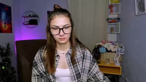 Snapshot of sicilia_shine chatting on 02/03/26, 01:49 silicia online show from 02/03/26, 01:49