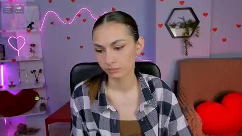 Snapshot of sicilia_shine chatting on 02/17/26, 01:18 silicia online show from 02/17/26, 01:18