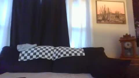 Mrs. St. Patrickk online show from 12/17/25, 04:02