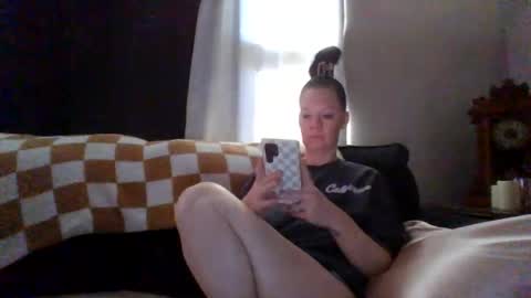 Snapshot of sidneyraee chatting on 06/12/26, 11:03 Mrs. St. Patrickk online show from 06/12/26, 11:03