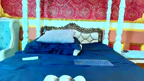 Snapshot of sienna_dark chatting on 05/15/26, 01:29 SinnaDark online show from 05/15/26, 01:29