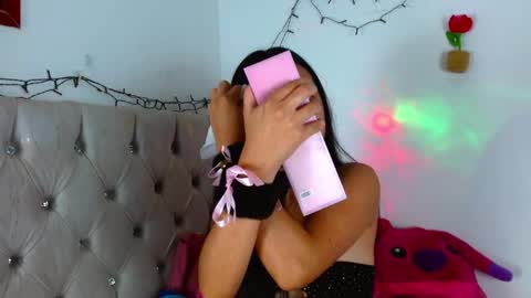 Snapshot of sienna_lorens chatting on 01/06/26, 01:15 Amber online show from 01/06/26, 01:15