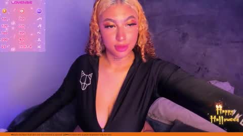 Snapshot of sienna_lux chatting on 10/17/25, 01:46 sienna_lux online show from 10/17/25, 01:46