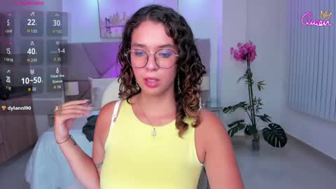 Snapshot of sienna_luxor chatting on 05/04/26, 06:37 siiena online show from 05/04/26, 06:37