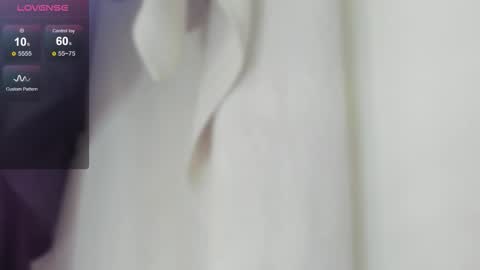 Snapshot of sienna_miller_27 chatting on 09/13/25, 11:32 Keira online show from 09/13/25, 11:32