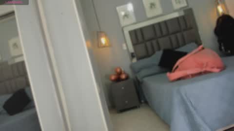 Snapshot of sienna_miller_27 chatting on 10/19/25, 11:55 Keira online show from 10/19/25, 11:55