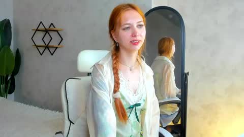 Sienna online show from 04/16/26, 09:10