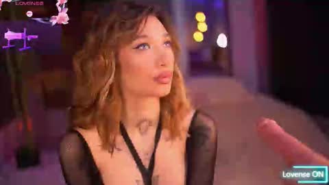 Sienna online show from 10/17/25, 05:48