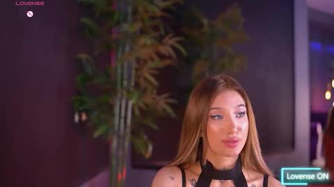 Sienna online show from 11/19/25, 06:52