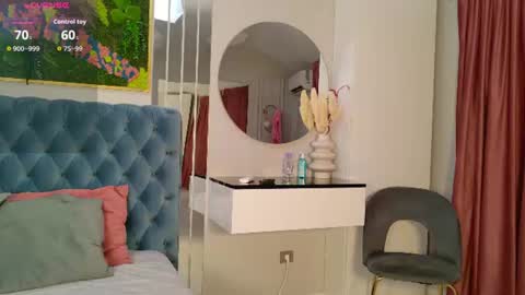Sienna online show from 06/24/26, 11:42