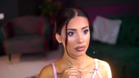 Sienna online show from 09/15/25, 06:24