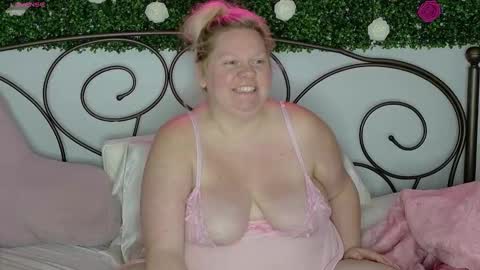 Sienna Luxx online show from 10/03/25, 06:10