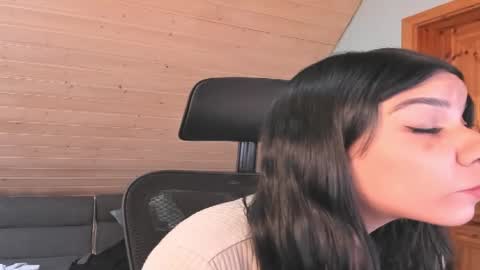 Snapshot of siirena chatting on 03/24/26, 06:18 siirena online show from 03/24/26, 06:18