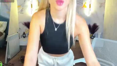 Snapshot of silen_tori chatting on 07/16/26, 01:22 Silen online show from 07/16/26, 01:22