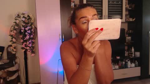 silenaa_sloussen online show from 09/30/25, 05:12