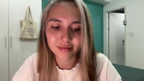 You fav Miss Si online show from 03/19/26, 11:14