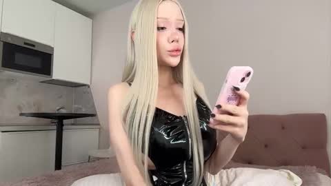 Diana  online show from 10/01/25, 05:46