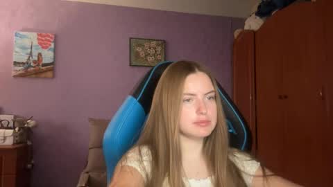 Erica online show from 05/18/26, 07:36