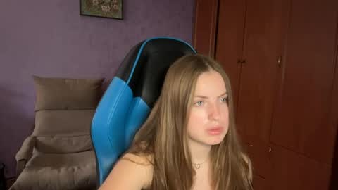 Erica online show from 06/08/26, 01:55