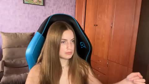 Erica online show from 06/10/26, 02:05