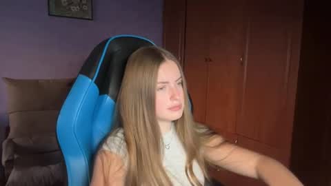 Erica online show from 06/14/26, 05:26