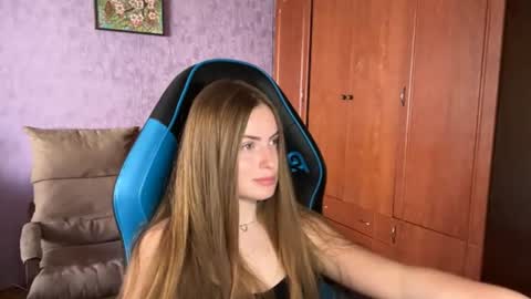 Erica online show from 06/22/26, 01:41