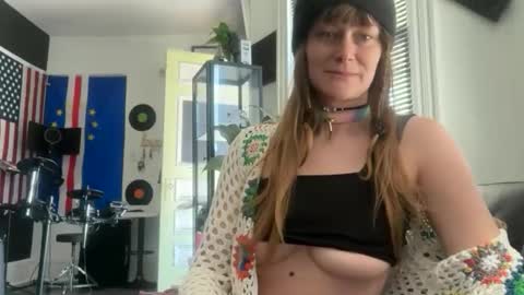 silkwilde online show from 04/28/26, 02:55