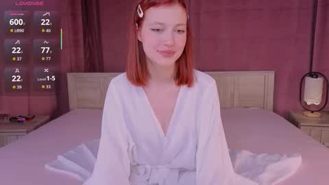 Snapshot of silly___woman chatting on 12/21/25, 02:02 silly___woman online show from 12/21/25, 02:02