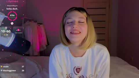 silly___woman online show from 07/28/26, 08:52