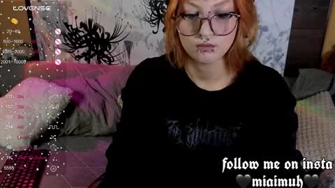 Mia online show from 10/13/25, 05:51