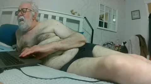 sillyoldman45221063 online show from 06/08/26, 09:37