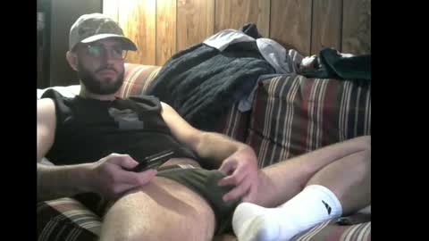 Snapshot of silu1027 chatting on 10/21/25, 04:13 silu1027 online show from 10/21/25, 04:13