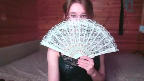 Snapshot of silvadevil chatting on 05/02/26, 05:29 Kate online show from 05/02/26, 05:29
