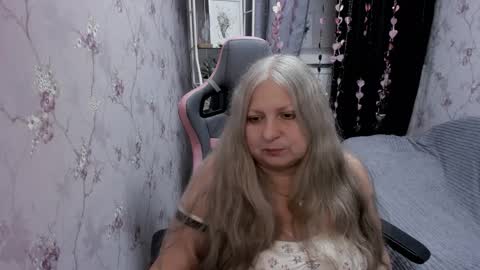 Snapshot of silver_moon_light chatting on 09/26/25, 09:30 silver_moon_light online show from 09/26/25, 09:30