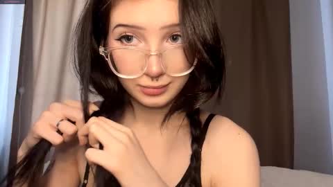 Snapshot of silverflower_ chatting on 02/17/26, 08:11 Riya online show from 02/17/26, 08:11