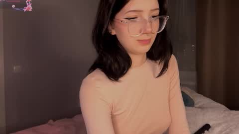 Snapshot of silverflower_ chatting on 03/12/26, 06:25 Riya online show from 03/12/26, 06:25