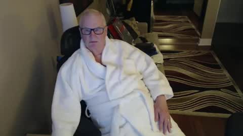 silverfox online show from 02/09/25, 07:05