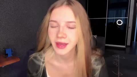 simikiss online show from 05/12/26, 10:01