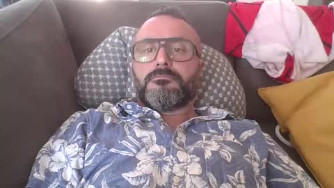 Snapshot of simon_bb chatting on 04/30/26, 08:53 Si online show from 04/30/26, 08:53