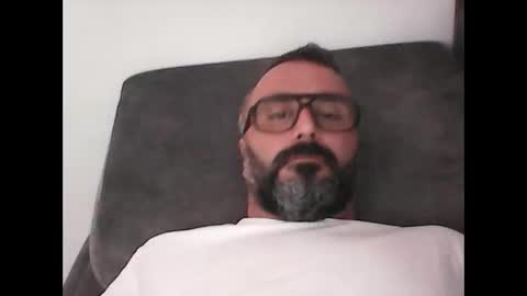 Snapshot of simon_bb chatting on 05/21/26, 10:00 Si online show from 05/21/26, 10:00