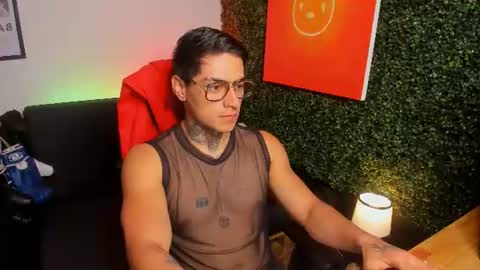 Snapshot of simon_cortes chatting on 07/17/26, 11:06 Simon Cortes online show from 07/17/26, 11:06
