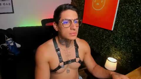 Snapshot of simon_cortes chatting on 07/20/26, 11:23 Simon Cortes online show from 07/20/26, 11:23