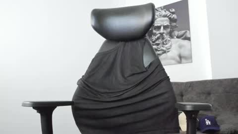 simon_leon01 online show from 04/16/26, 12:06