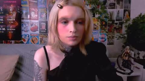 Simona online show from 11/15/25, 12:19