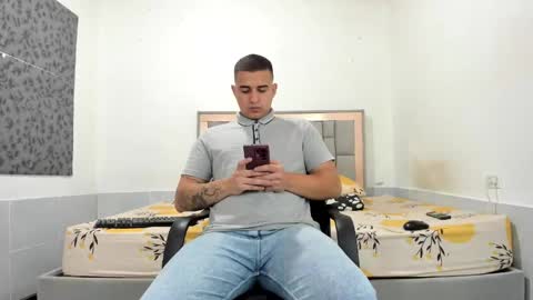 SIMON KELER online show from 04/21/26, 01:42