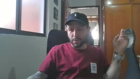 Snapshot of simonm777 chatting on 11/05/25, 07:03 simonm777 online show from 11/05/25, 07:03