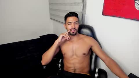 Snapshot of simple_guyy chatting on 06/18/26, 12:22 Andrey online show from 06/18/26, 12:22