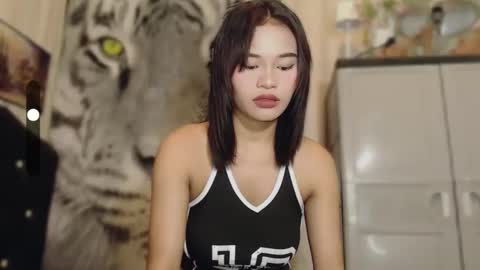 Snapshot of simple_lynx chatting on 04/03/26, 01:42 L Y N online show from 04/03/26, 01:42