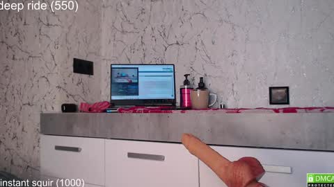 Snapshot of simplegirl1996 chatting on 10/13/25, 07:52 regina online show from 10/13/25, 07:52